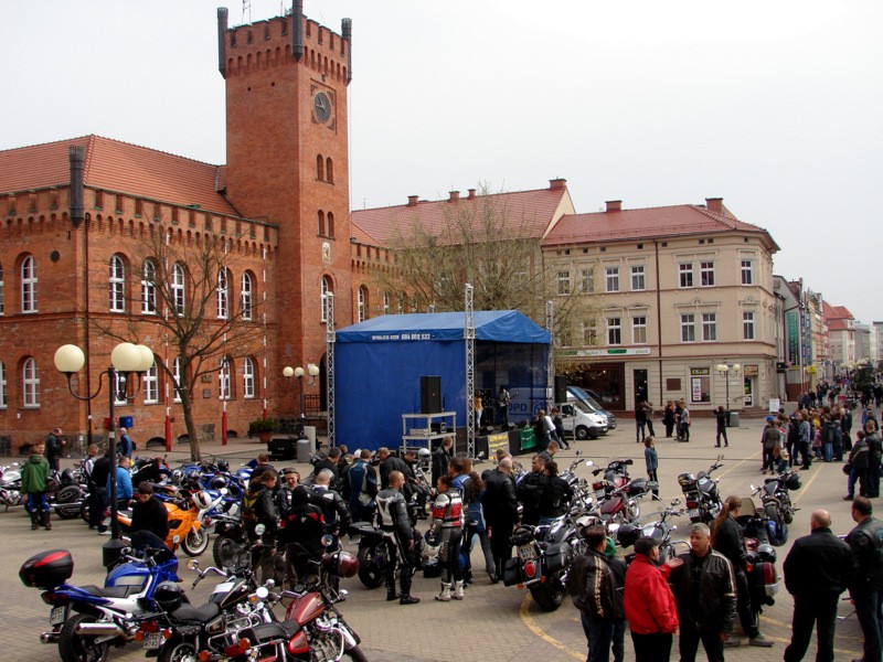 „Krew darem życia”. Podzielili się krwią w szczecineckim ratuszu