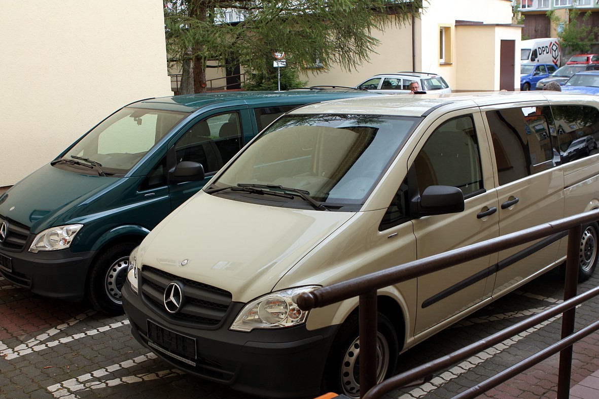 Dwa mercedesy dla niepełnosprawnych