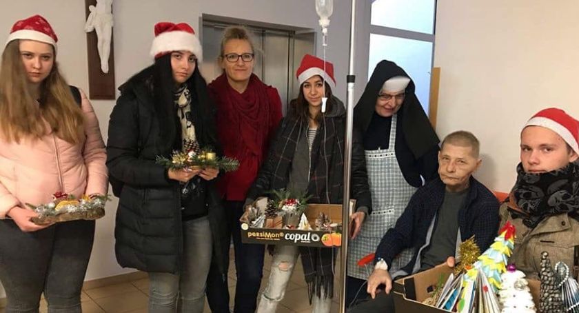 Uczniowie z ZS nr 6 własnoręcznie przygotowali upominki. Trafiły do szpitala i Hospicjum