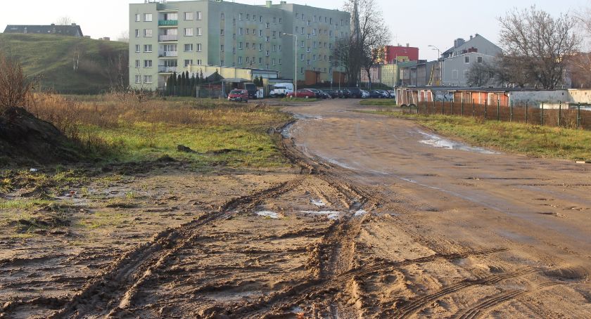 Winniczna: Mieszkańcy apelują o parking dla robiących zakupy na targowisku