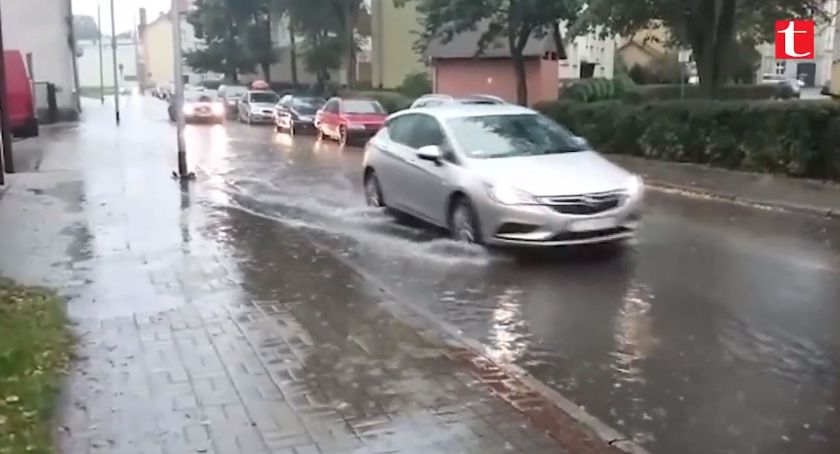 Dziurawa i podtapiana „stara” Koszalińska błaga o remont