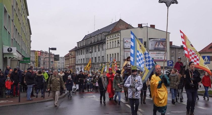Orszak Trzech Króli w Szczecinku. Tłumy mieszkańców wyszły na ulice