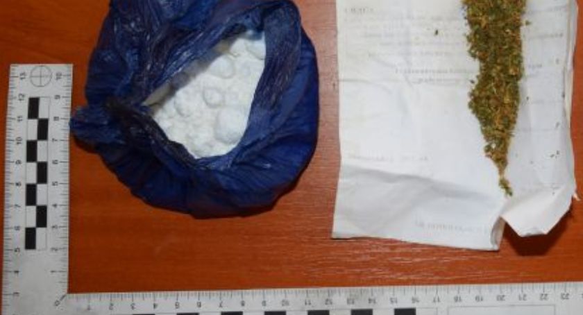 Tych narkotyków już nie sprzeda. Amfetamina, marihuana i ekstazy w mieszkaniu 22-latka