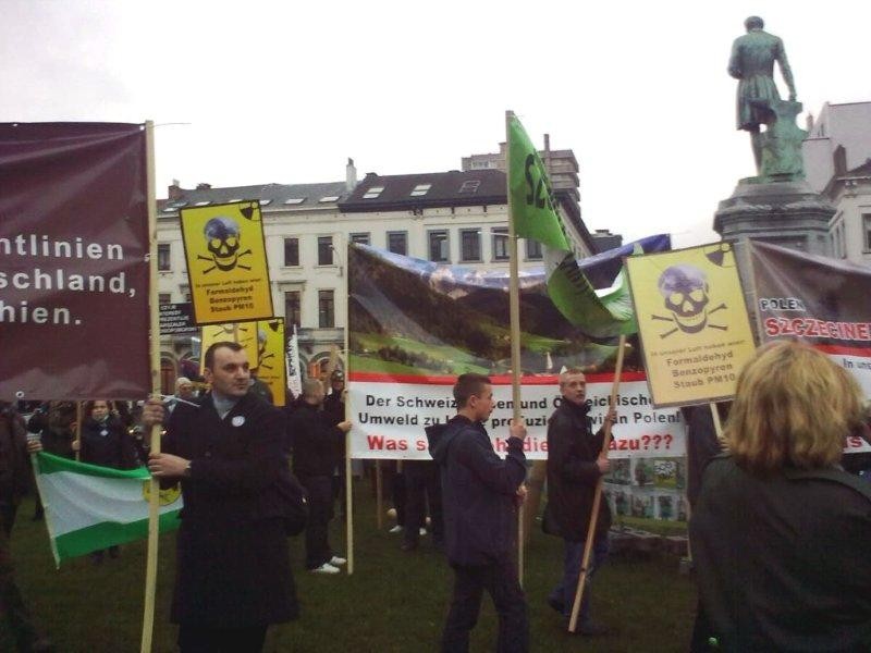 Szczecinek z Mielcem i Żarami manifestuje w Brukseli (aktualizacja: foto)