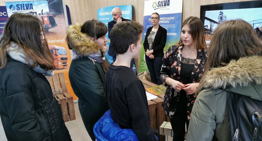 Dzień Przemysłu Drzewnego w Kronospanie. Młodzież zainteresowana pracą „w drewnie” 