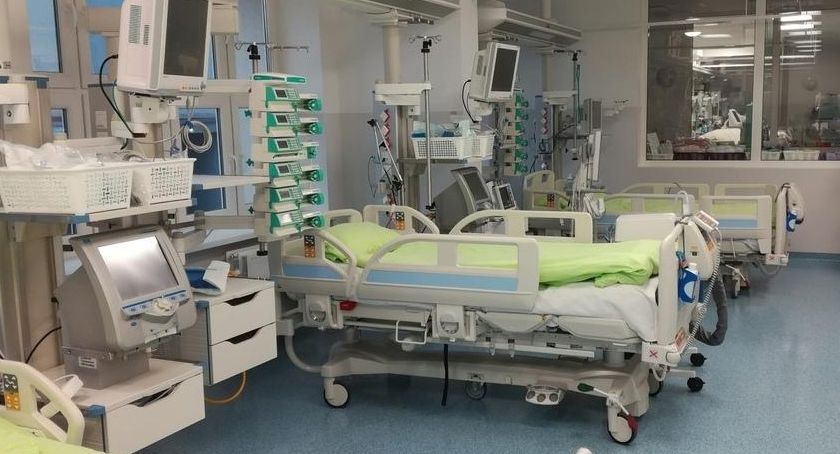 Maseczki, kombinezony, kardiomonitor i defibrylator. Szpital w Szczecinku szykuje się na koronawirusa