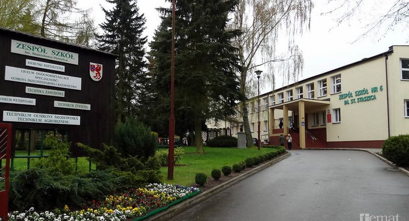 Świątki: Pomoc od uczniów dla mieszkańców. Ci dziękują  i apelują o rozwagę