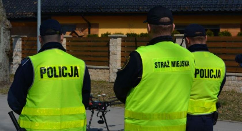 Policja i Straż Miejska w Szczecinku za pomocą drona monitorują ruch kołowy i pieszy