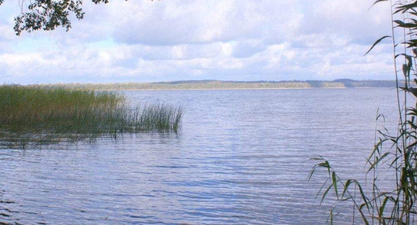 Wędkowanie na Wierzchowie. Gminne jezioro jest w cenie