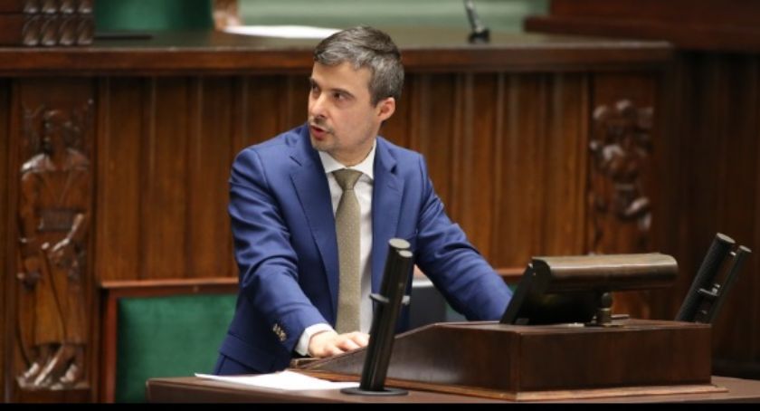 Poseł Lubczyk dopytuje o aparat do wykonywania testów na koronawirusa