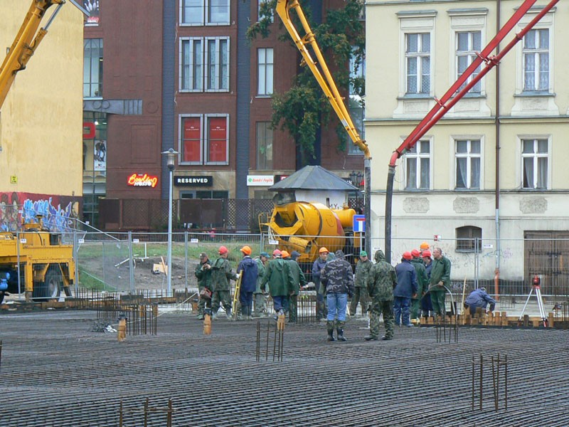 Były korty, będzie sklep – centrum Szczecinka w budowie