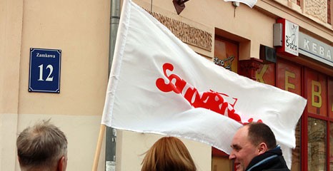 Kwiaty w 30 rocznicę wprowadzenia stanu wojennego