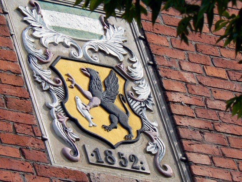 Wystarczy na pomoc dla biednych uczniów? Wojewoda chce zwrotu 11 tys. zł