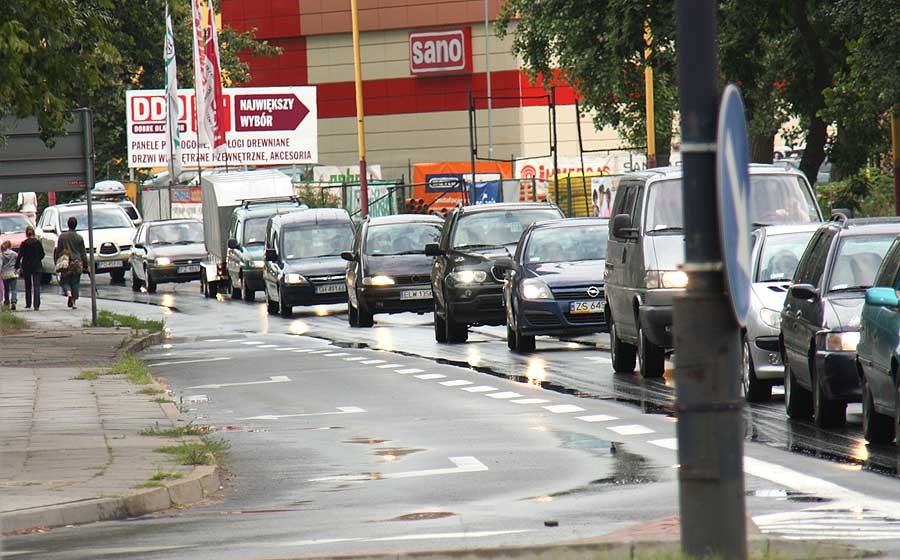 Kryzys nam nie straszny. Statystycznie co drugi mieszkaniec powiatu jest właścicielem samochodu