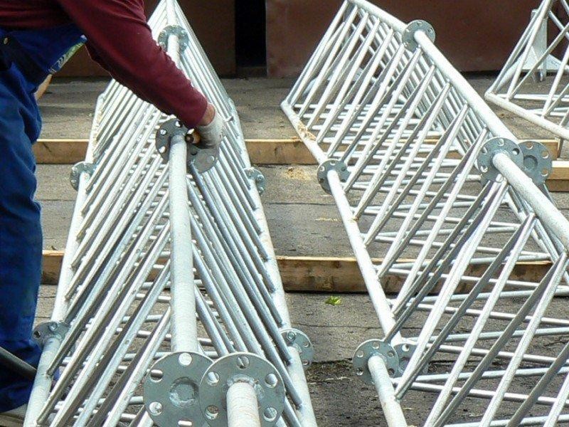 Popyt na elektromonterów i mechaników. Coraz mniej bezrobotnych