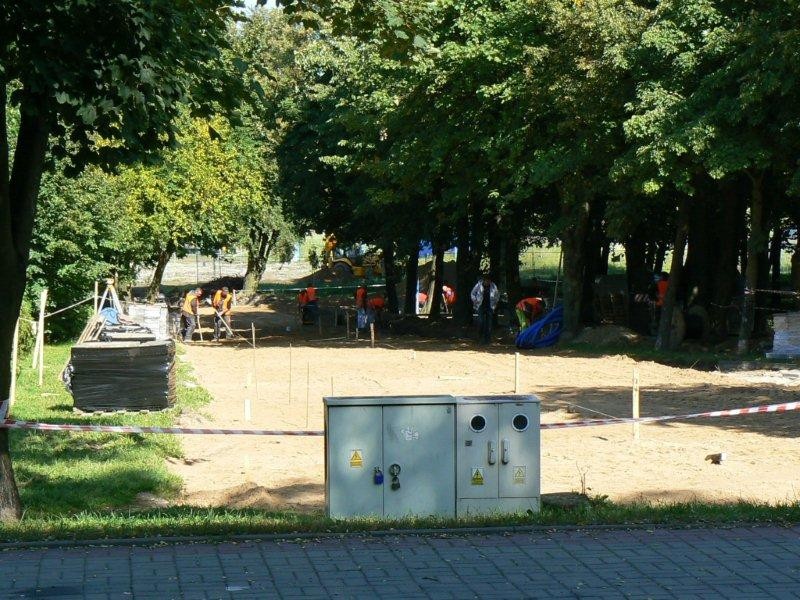 Droga miejska czy prywatna? Z Kopernika do PoloMarketu