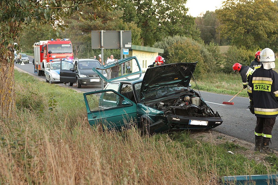 O krok od tragedii na drodze koło Radacza - pięć ofiar wypadku w szpitalu