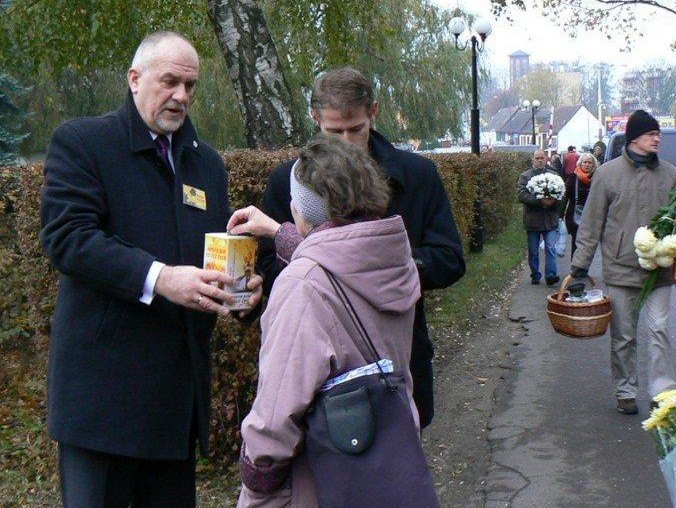 Kwestowali na rzecz hospicjum 