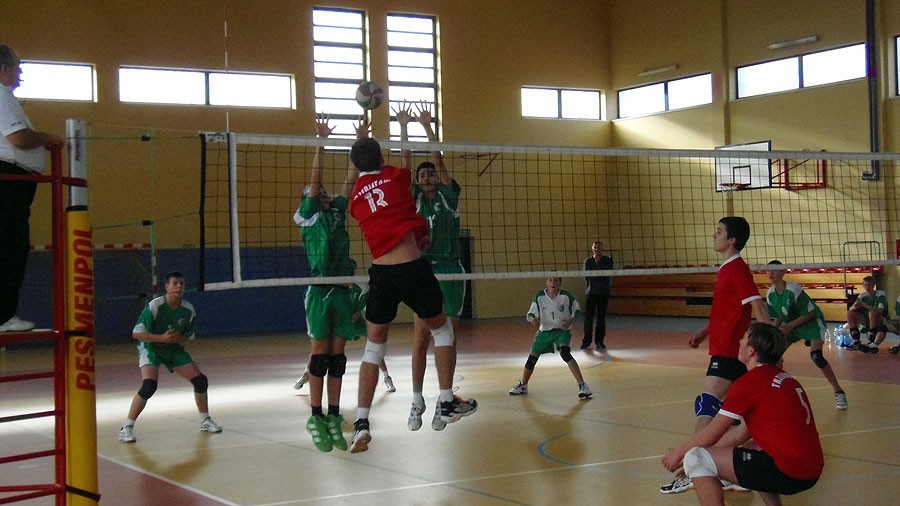 Siatkówka: Przegrane kadetów i juniorów MKS Gryf