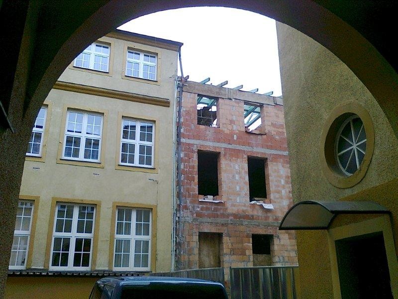 Ratuszowy dziedziniec z przeszklonym dachem 