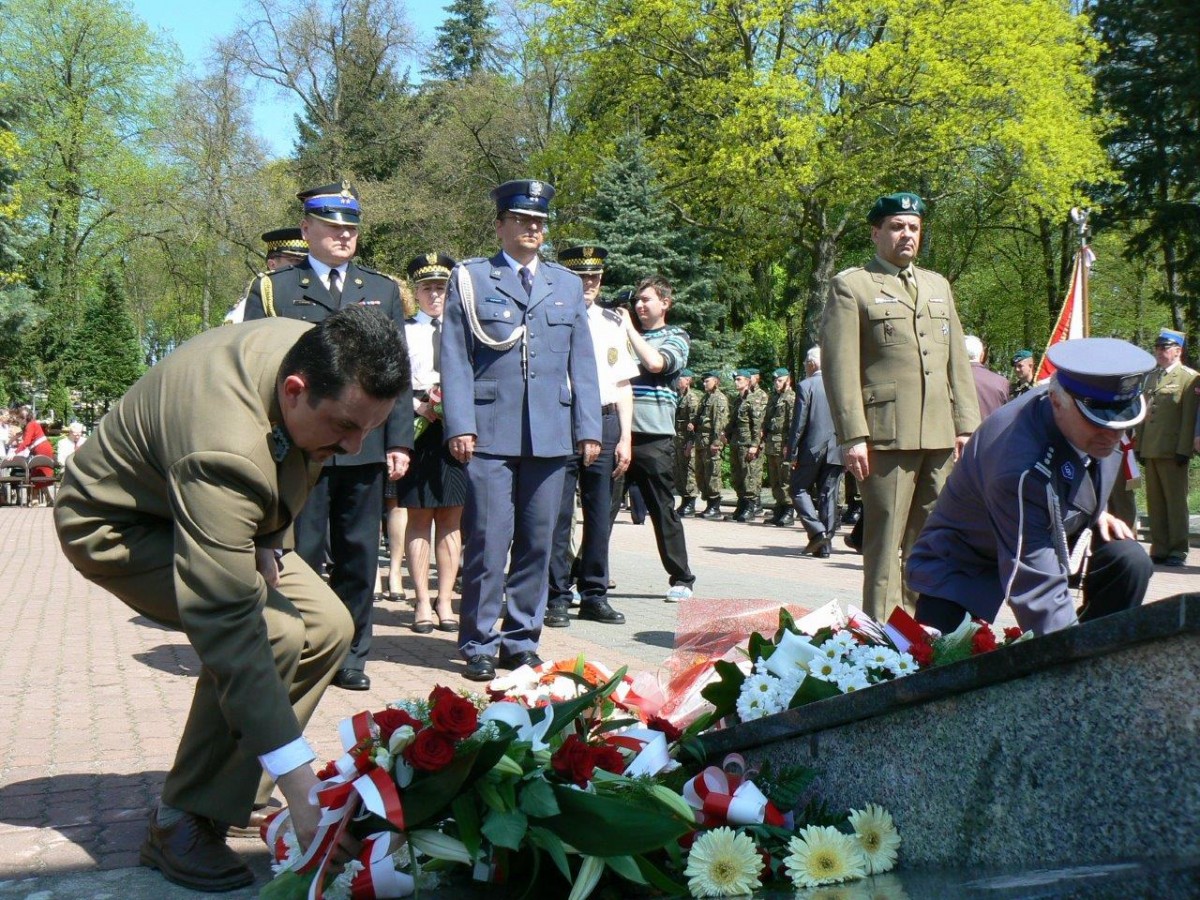 Dzień Zwycięstwa - uroczystości na Cmentarzu Wojskowym 