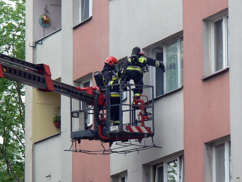 Strawa na gazie – strażacy interweniują na wysokości