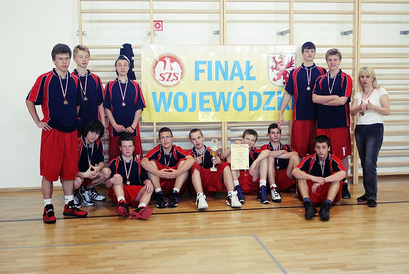 Koszykarze Gimnazjum nr 2 na trzecim miejscu w województwie 