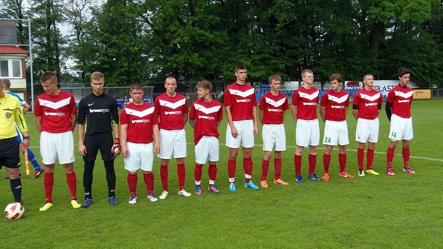 Remis juniorów starszych. Przegrane juniorów młodszych i młodzików.