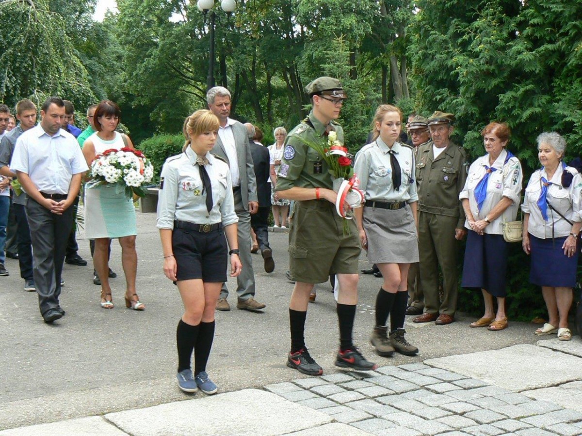 Chwała Bohaterom! Hołd żołnierzom Powstania Warszawskiego