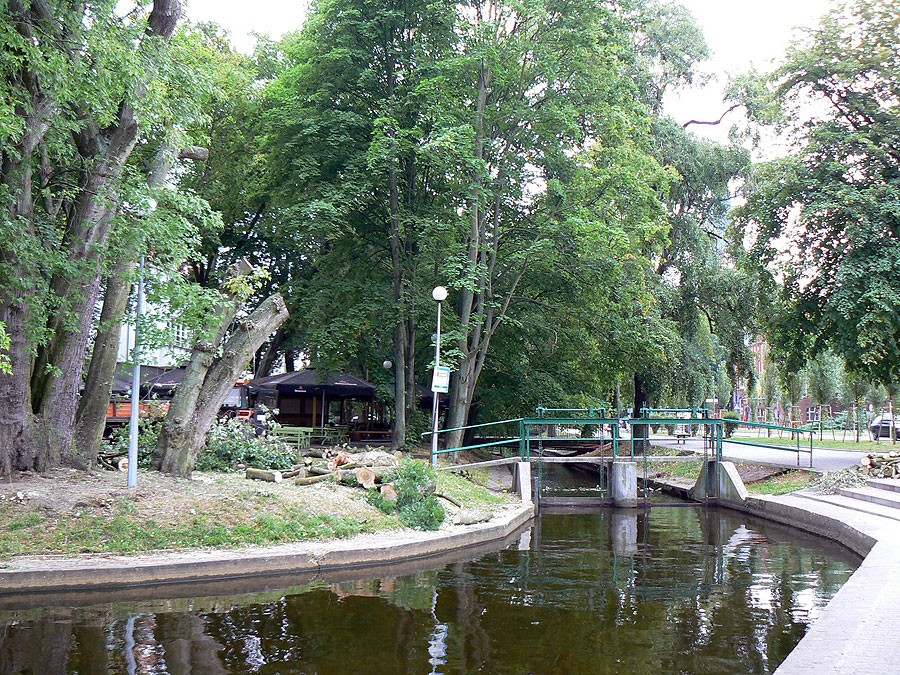 Mostek za drogi, szpital później