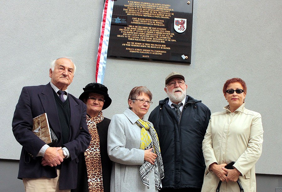 Tablica w miejscu synagogi - odsłonięta