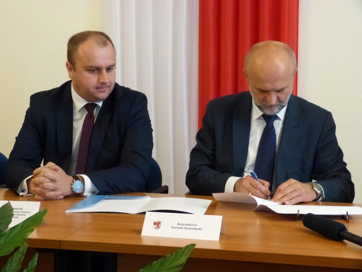 Pieniądze na kombinezony dla strażaków