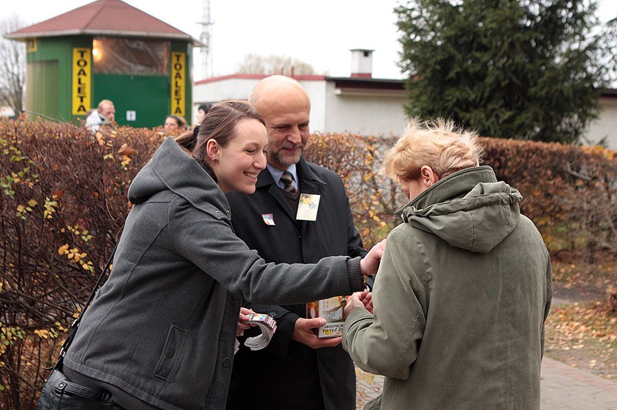 Na cmentarzu pomagamy w budowie hospicjum