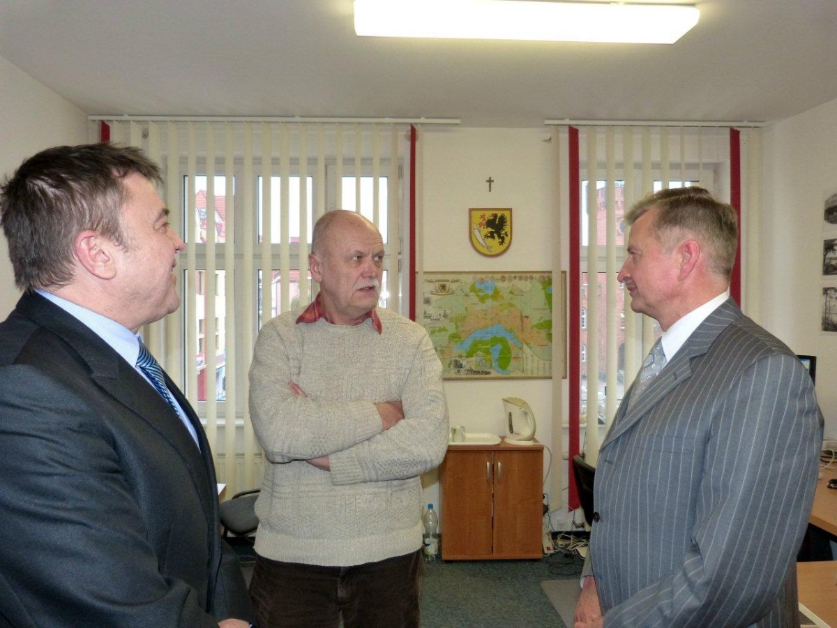Poseł RP Stanisław Wziątek w redakcji „Tematu Szczecineckiego”