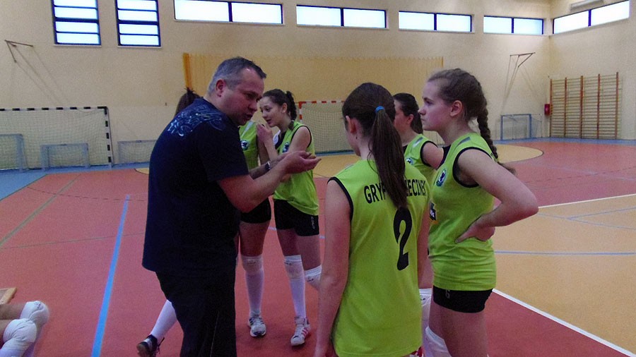  Różna forma młodziczek MKS Gryf. Przegrana kadetek MKS Volley