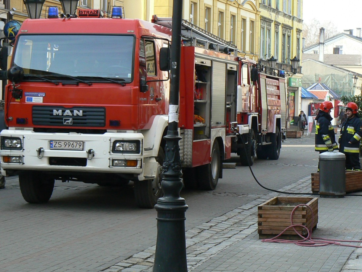 Pożary, wypadki, dziurawy gazociąg i fałszywy alarm w kinie