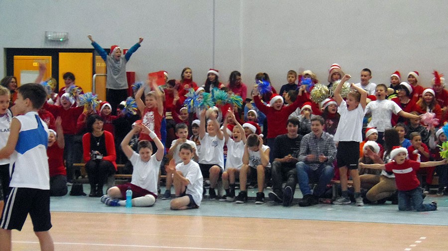W SP-4 grali dla hospicjum. Zebrali 1000 zł