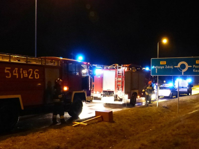 Wzniecili ogień, wyrzucili krzyż. Czy odpowiedzą tylko za kradzież z włamaniem?