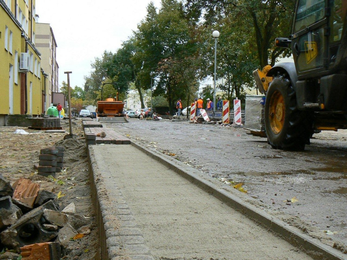 Siedmiu chce kontrakt na uliczki