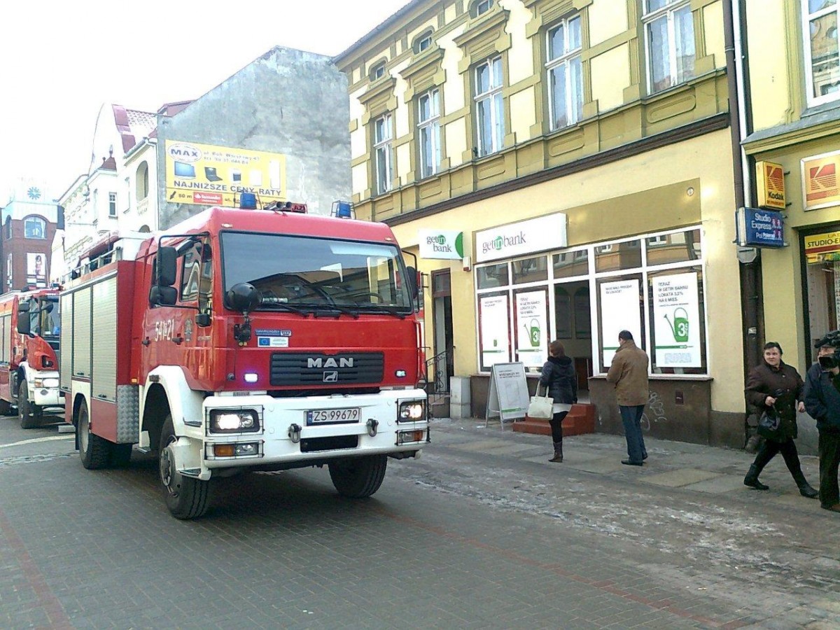 Zadymiło placówkę bankową