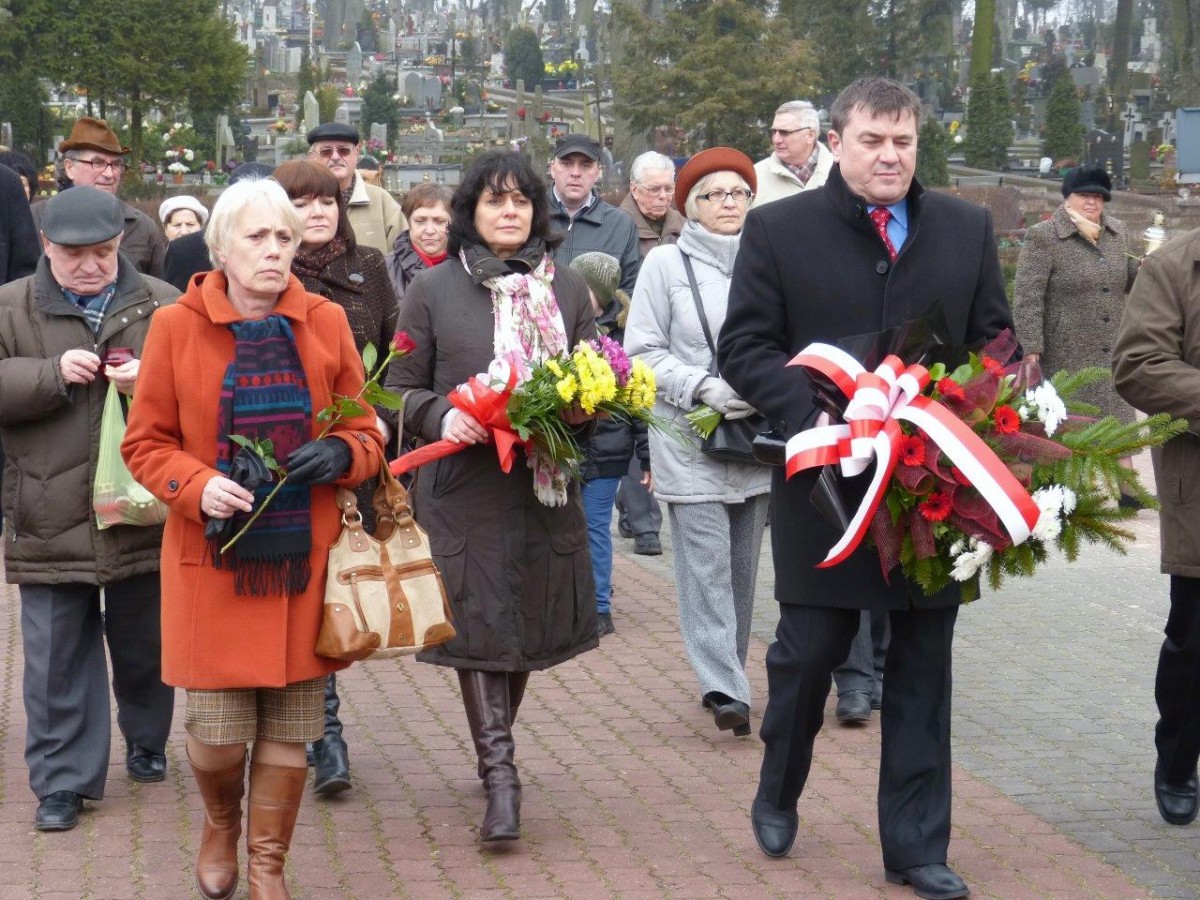 Między zdobyciem a wyzwoleniem. SLD składa kwiaty