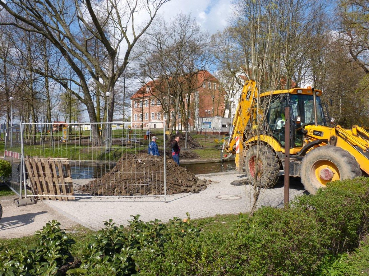 Ruszyły prace przy przeprawie nad Niezdobną