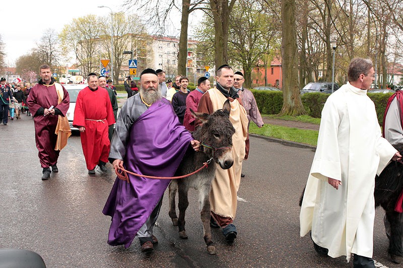 Orszak Palmowej Niedzieli na ulicach Szczecinka