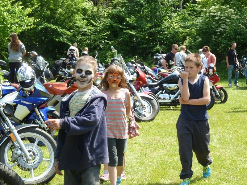 Szczecineccy motocykliści - dzieciom (video)