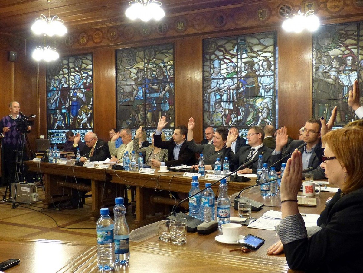 Raczej bezkolizyjnie na sesji w mieście. Radni od teraz na wakacjach