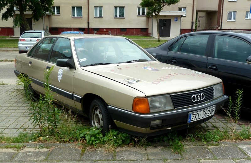 Nasze parkingi służą wrakom (video)