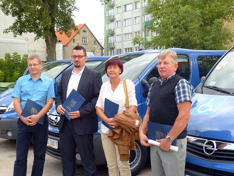 Powiatowe szkoły z nowymi busami