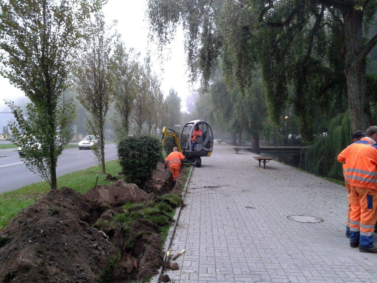 Nowe lampy nad Niezdobną. Będzie jaśniej od mostu do mostku