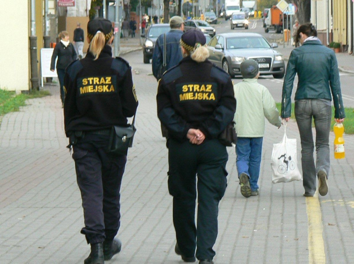 Pijany nieletni i dwóch leżących przy Wieży Bismarcka
