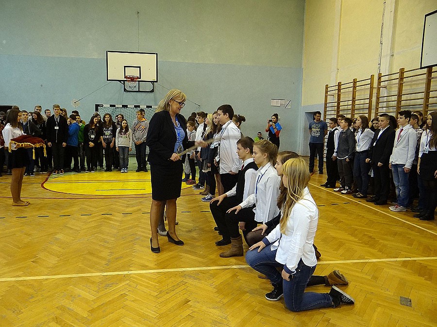 W Gimnazjum Nr 1 patriotycznie i ze ślubowaniem